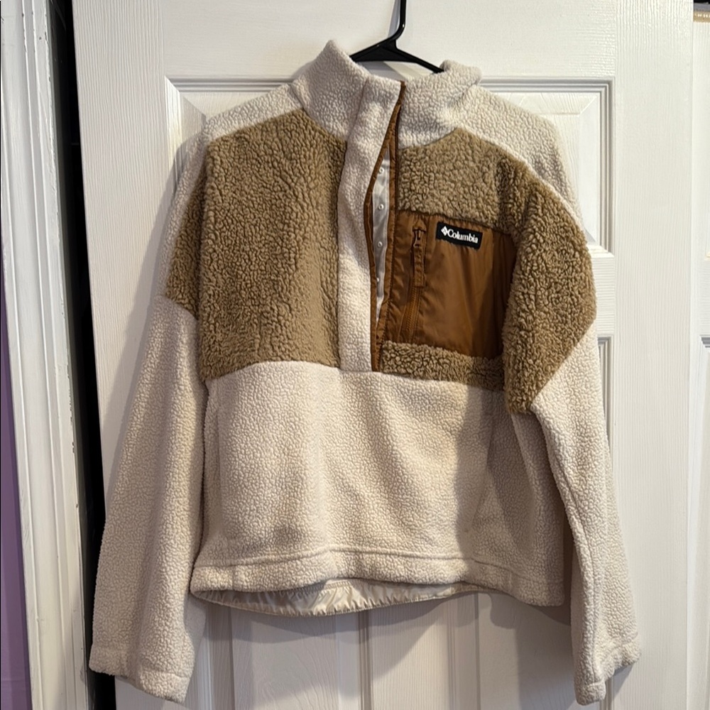 Columbia Tan and Cream Fleece Jacket